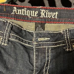 Never worn just washed. Women’s antique River jeans